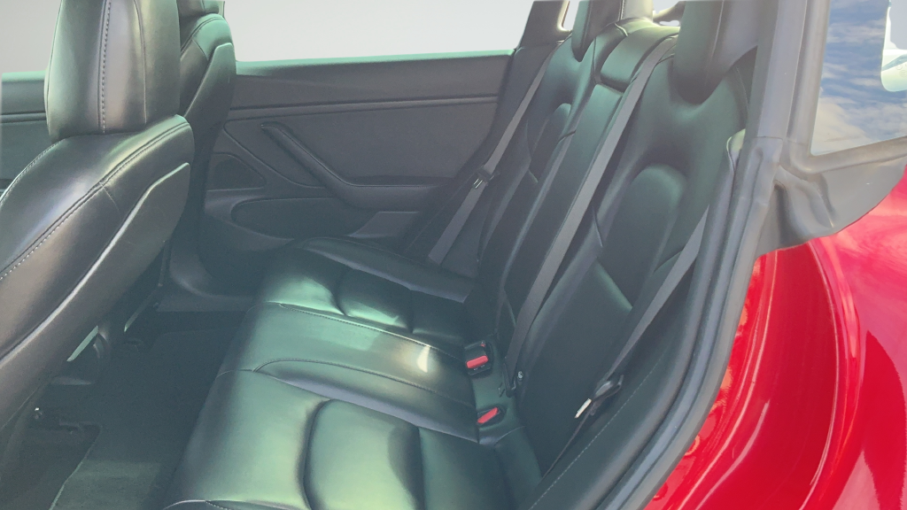 Used 2018  Tesla Long Range image 19