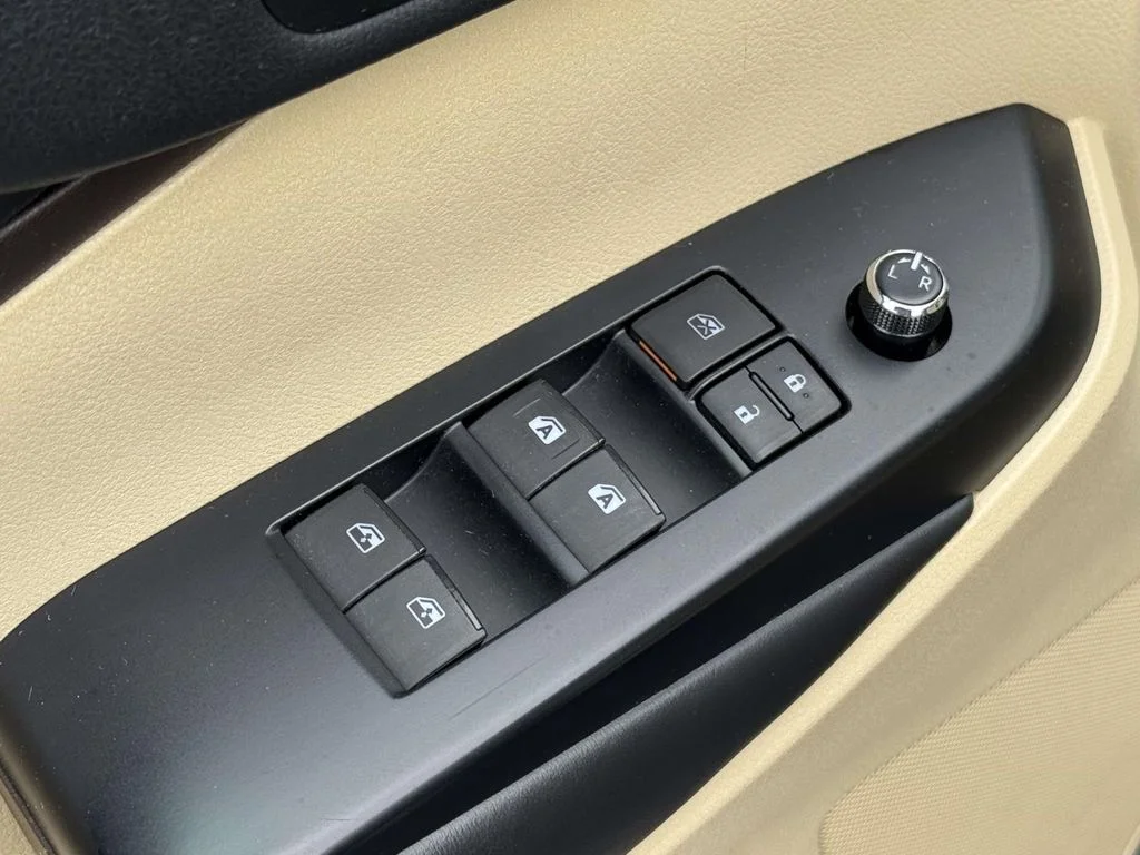 Used 2018 Blue Toyota XLE image 28