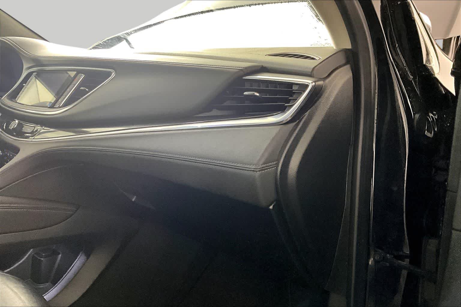 Used 2020 Ebony Twilight Metallic Buick Avenir image 17