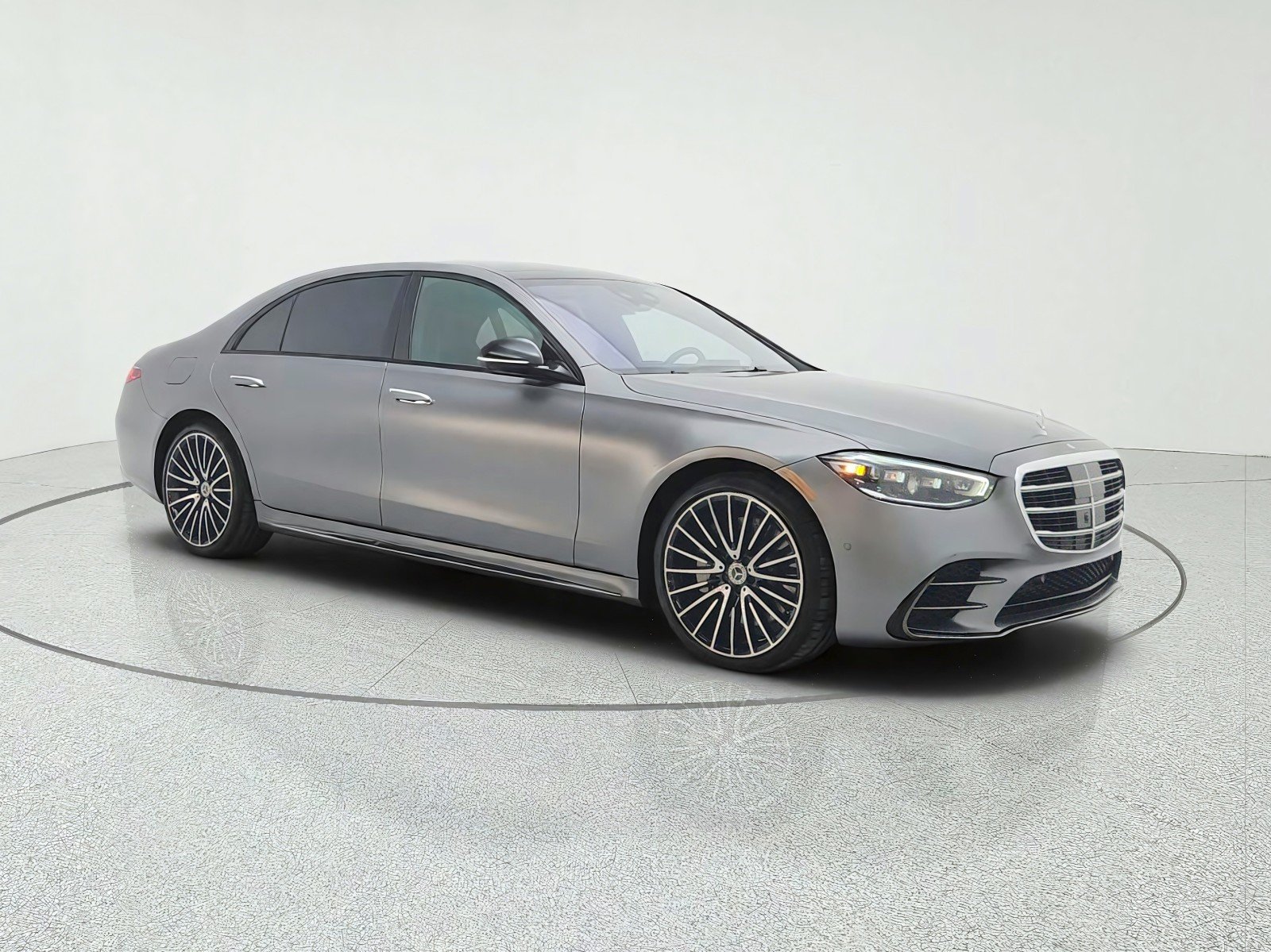 Certified Used 2023 MANUFAKTUR Selenite Grey Magno Mercedes-Benz S 580 4MATIC® Sedan image 3