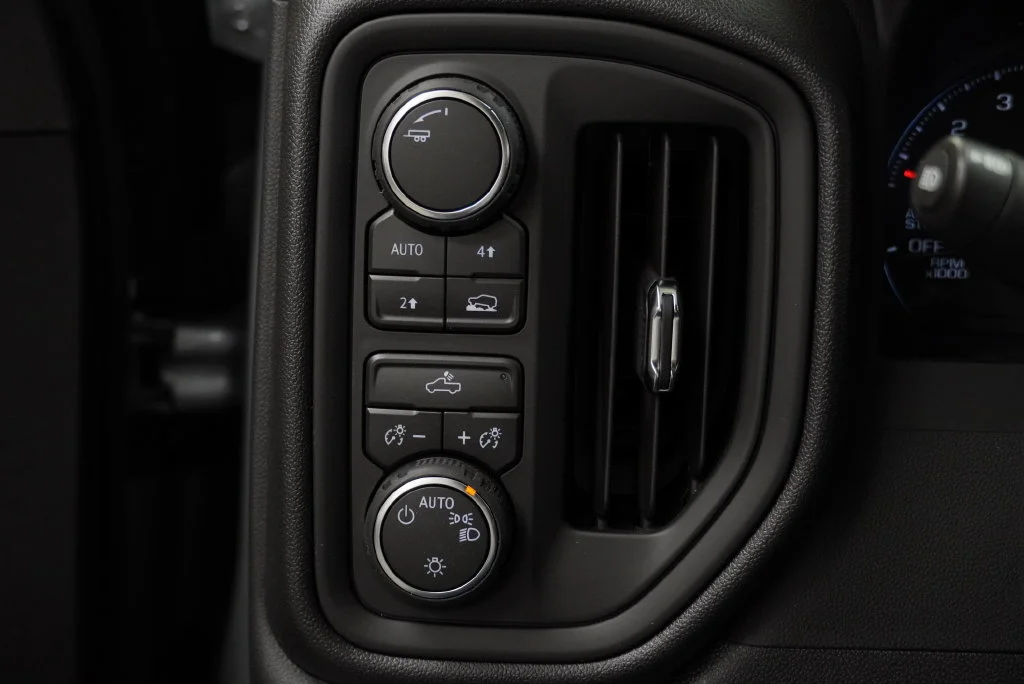 2026 Chevrolet Silverado 1500 Custom - Photo 19