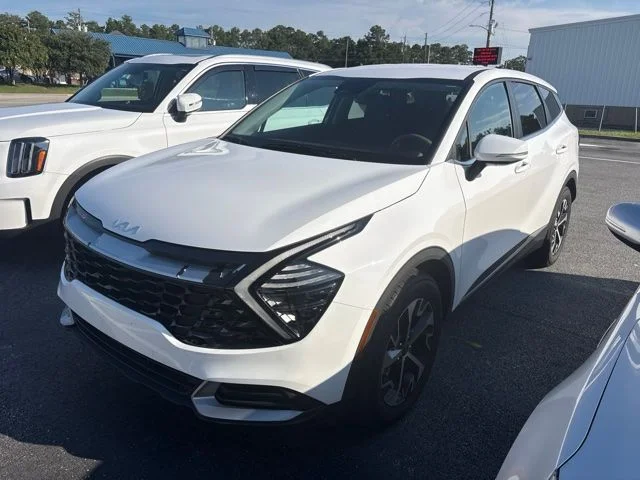 Used 2025 White Kia EX image 4