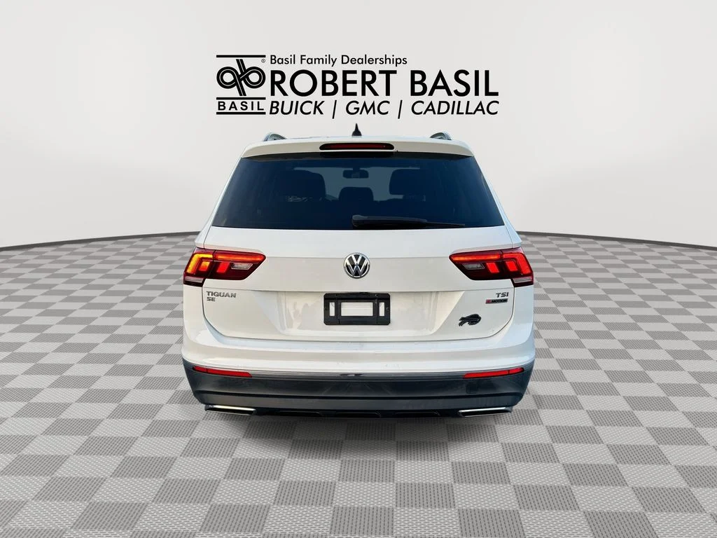 Used 2018 White Volkswagen 2.0T SE image 7