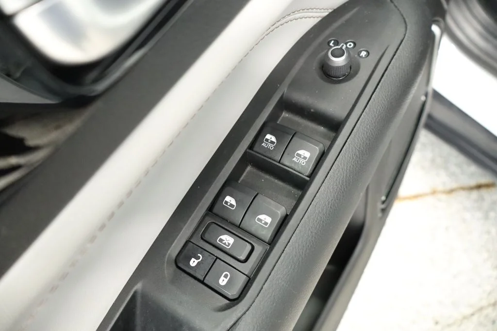 Used 2024 White Jeep Limited image 32