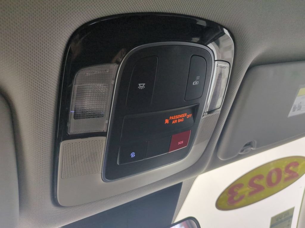Used 2023 Silver Hyundai SEL image 26