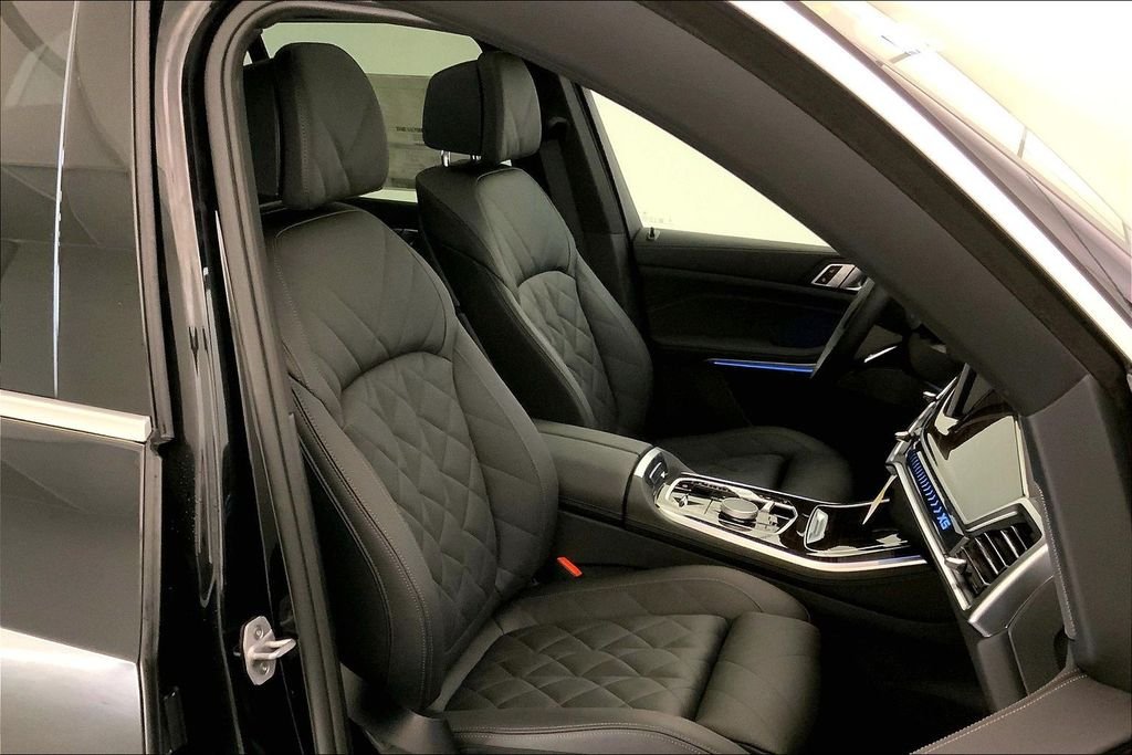 New 2026 Black Sapphire Metallic BMW  image 7