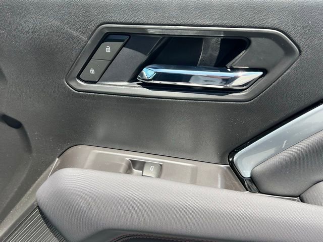 2025 Chevrolet Colorado Z71 - Photo 12