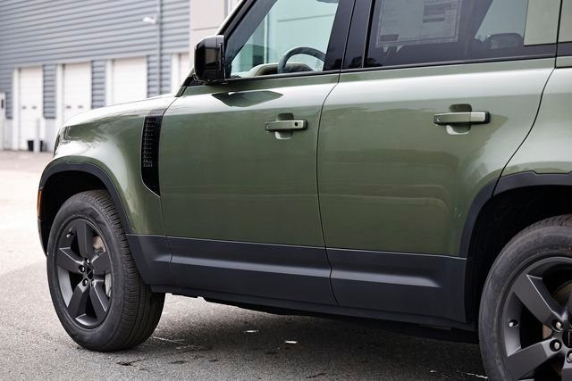 New 2026 Woolstone Green LAND ROVER S image 9