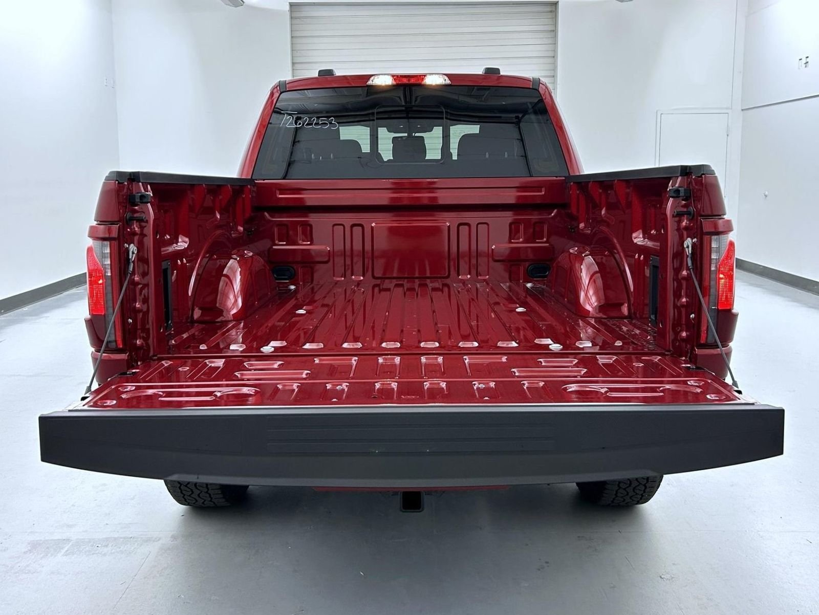 New 2026 Ruby Red Metallic Tinted Clearcoat Ford XLT image 22