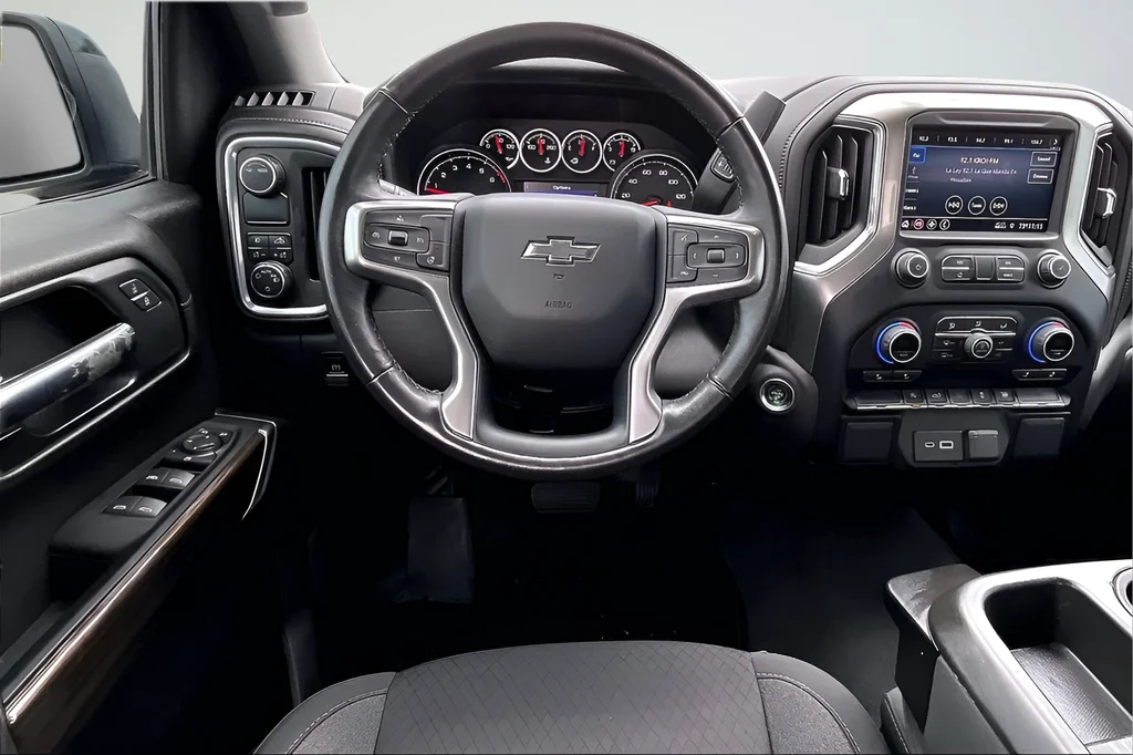 Used 2022 Silver Chevrolet RST image 8