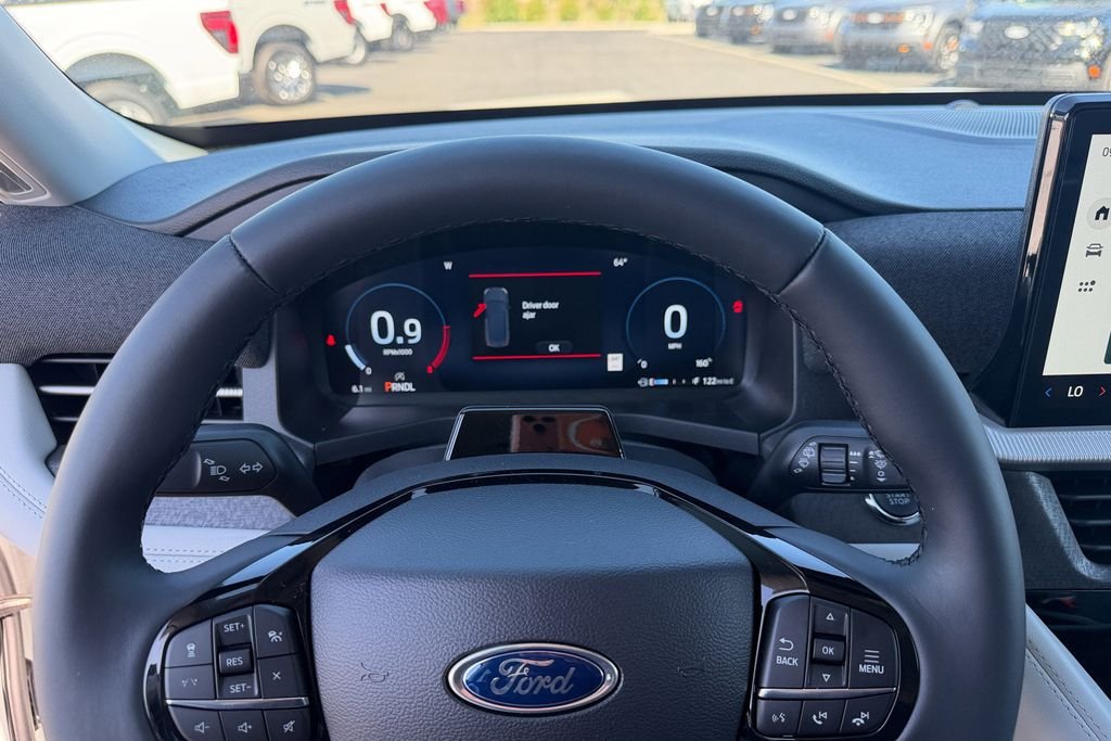 New 2026 Star White Metallic Tri-Coat Ford Platinum™ image 13