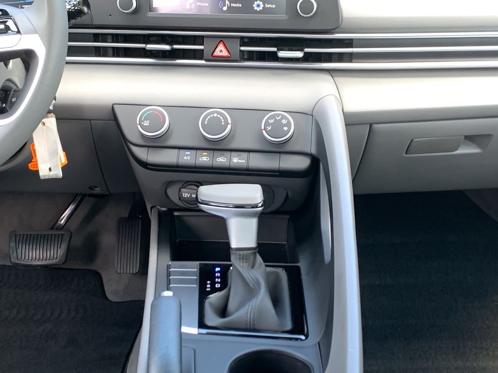 2026 Hyundai Elantra SE - Photo 18