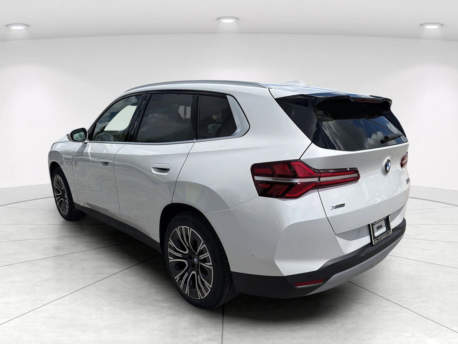 New 2026 Mineral White Metallic BMW 30 xDrive image 6
