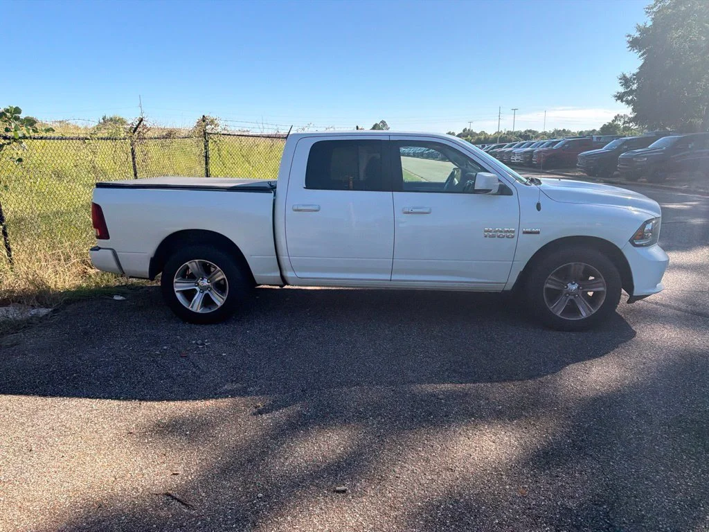 Used 2016 White Ram Sport image 14