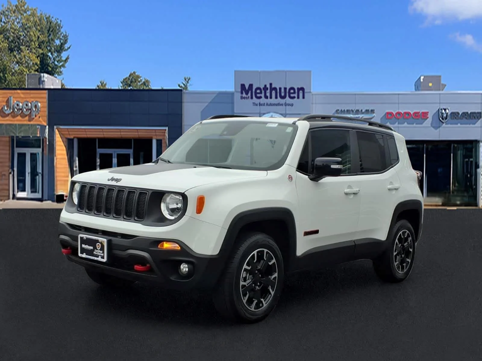 Used 2023 Alpine White Clearcoat Jeep Trailhawk image 9