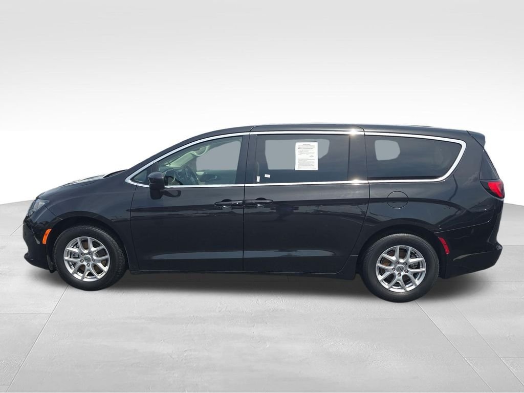 Used 2023 Black Chrysler LX image 2