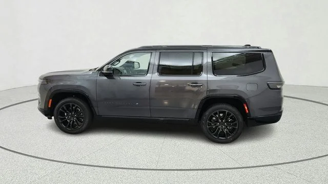 New 2026 Baltic-Gray Metallic Clear-Coat Exterior Paint Jeep Summit Reserve image 5