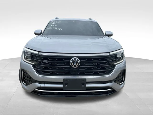 Used 2025  Volkswagen 2.0T SEL Premium R-Line image 9