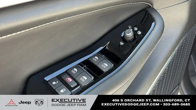 Used 2023 White Jeep Overland image 9