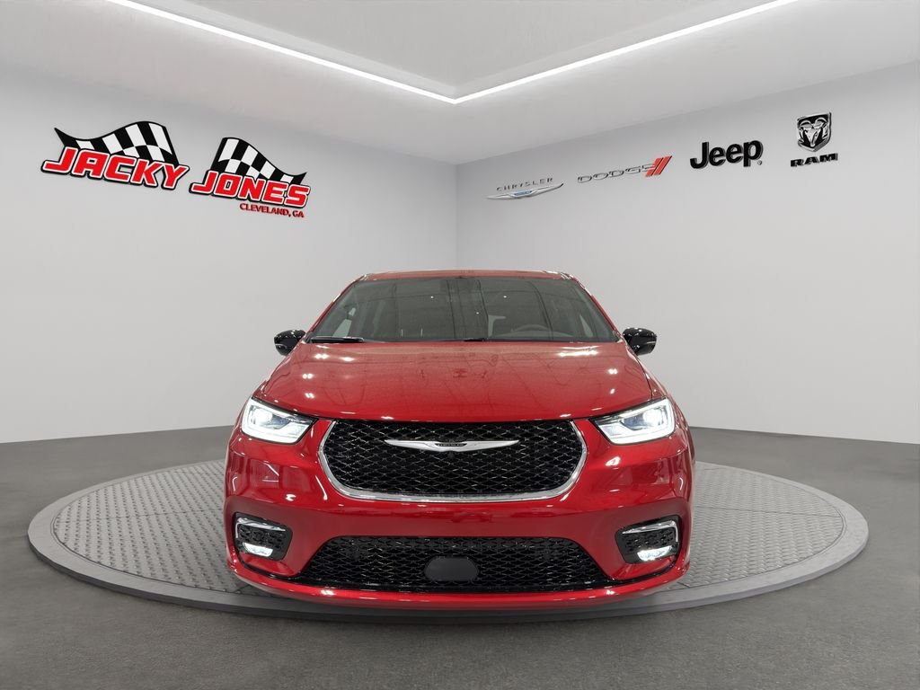 New 2026 Red Hot Pearl-Coat Exterior Paint Chrysler Select image 13
