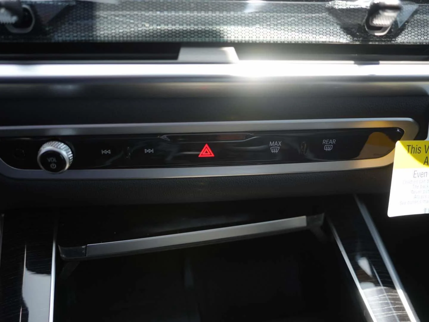 New 2026 Alpine White BMW xDrive40i image 24