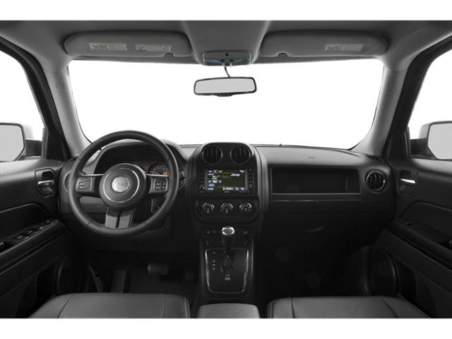 Used 2015 Bright White Clearcoat Jeep Latitude image 11