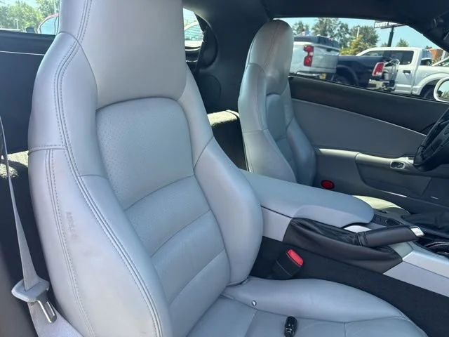 Used 2005 Arctic White Chevrolet Base image 10