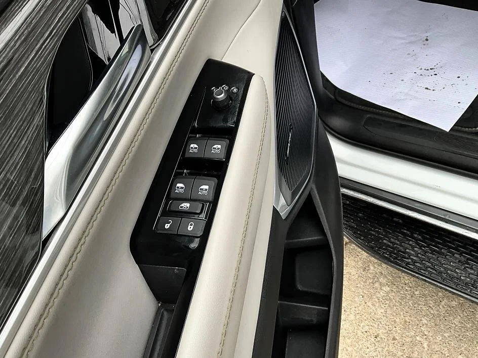 2022 Jeep Wagoneer Series III - Photo 13