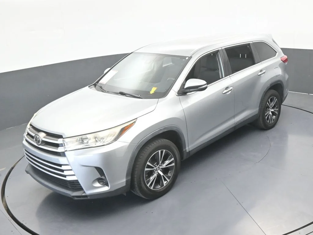 Used 2019 Celestial Silver Metallic Toyota LE image 43