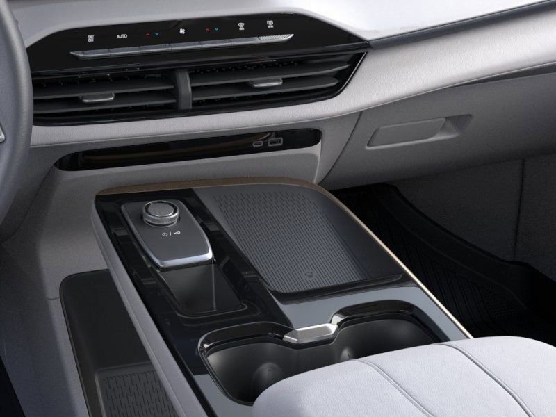 New 2026 Iridescent White Tricoat Buick Avenir image 23