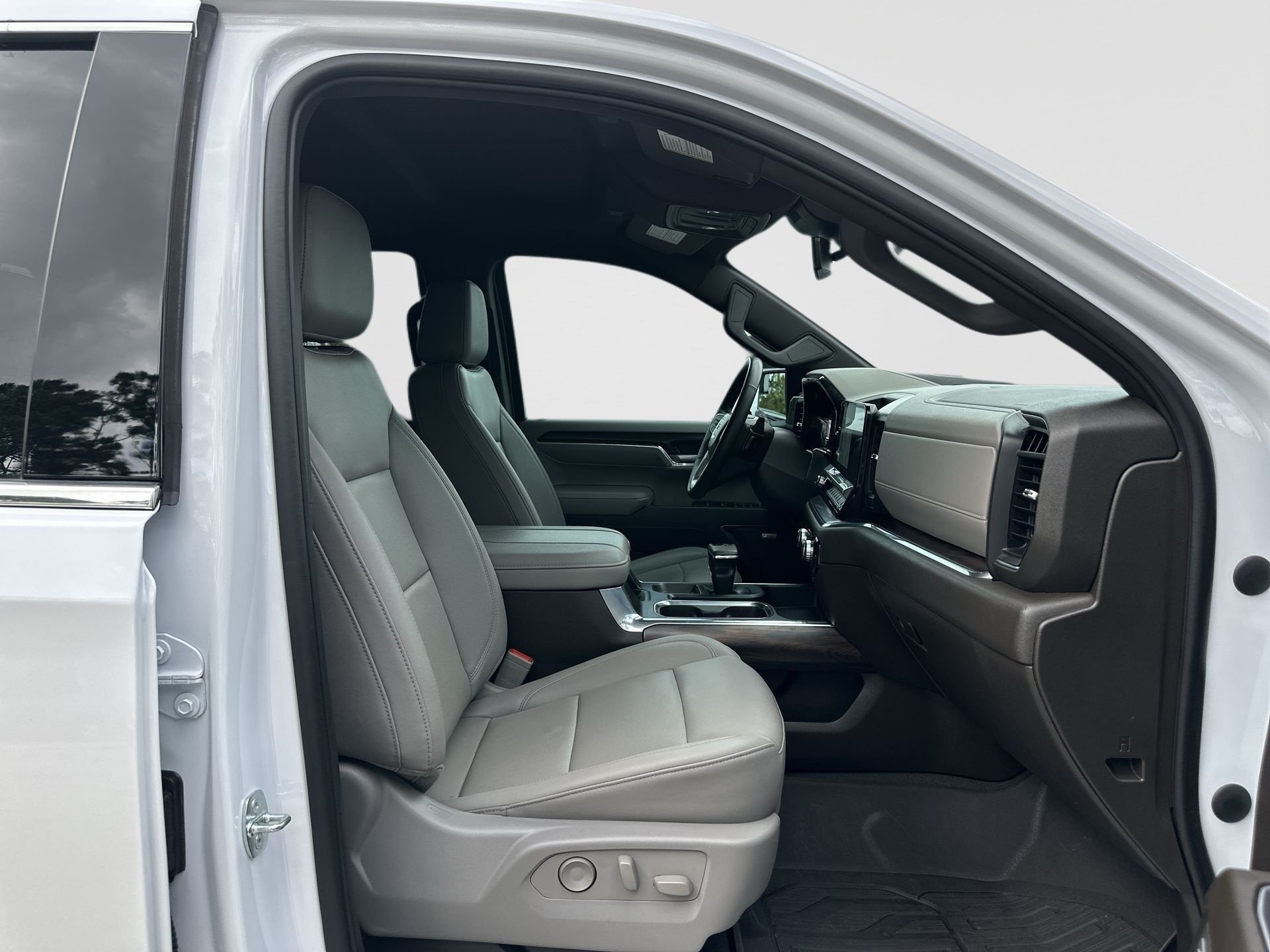 2023 GMC Sierra 1500 SLT - Photo 27