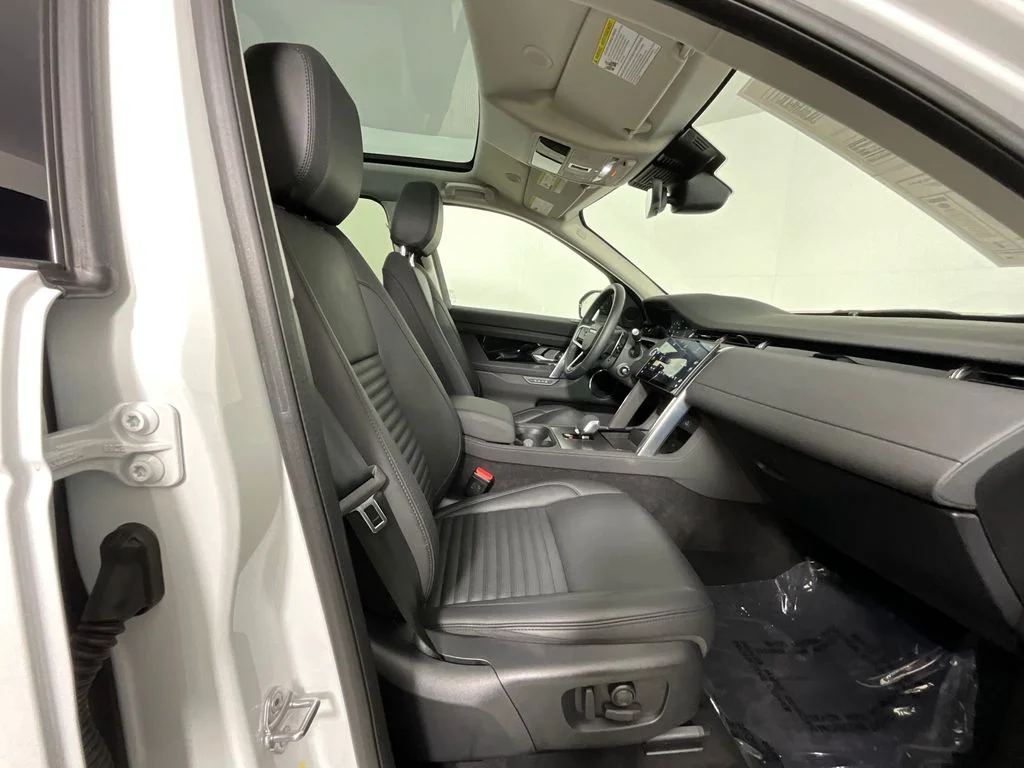 Certified Used 2025 White Land Rover S image 21
