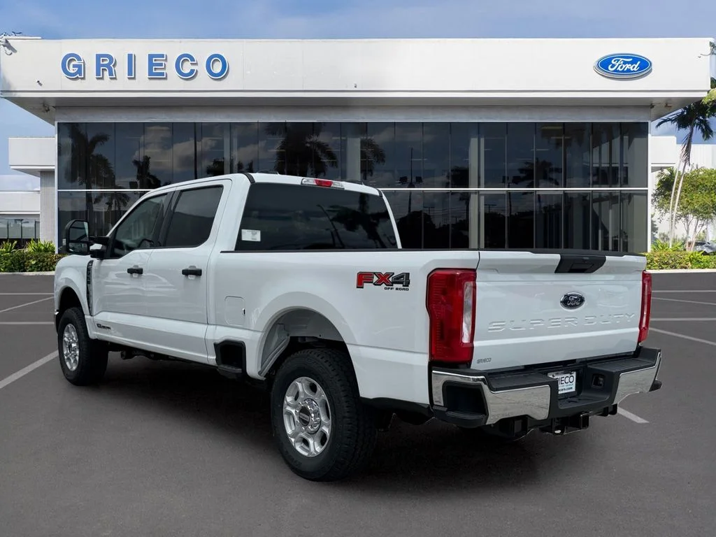 New 2026 Oxford White Ford F-250® XLT image 5