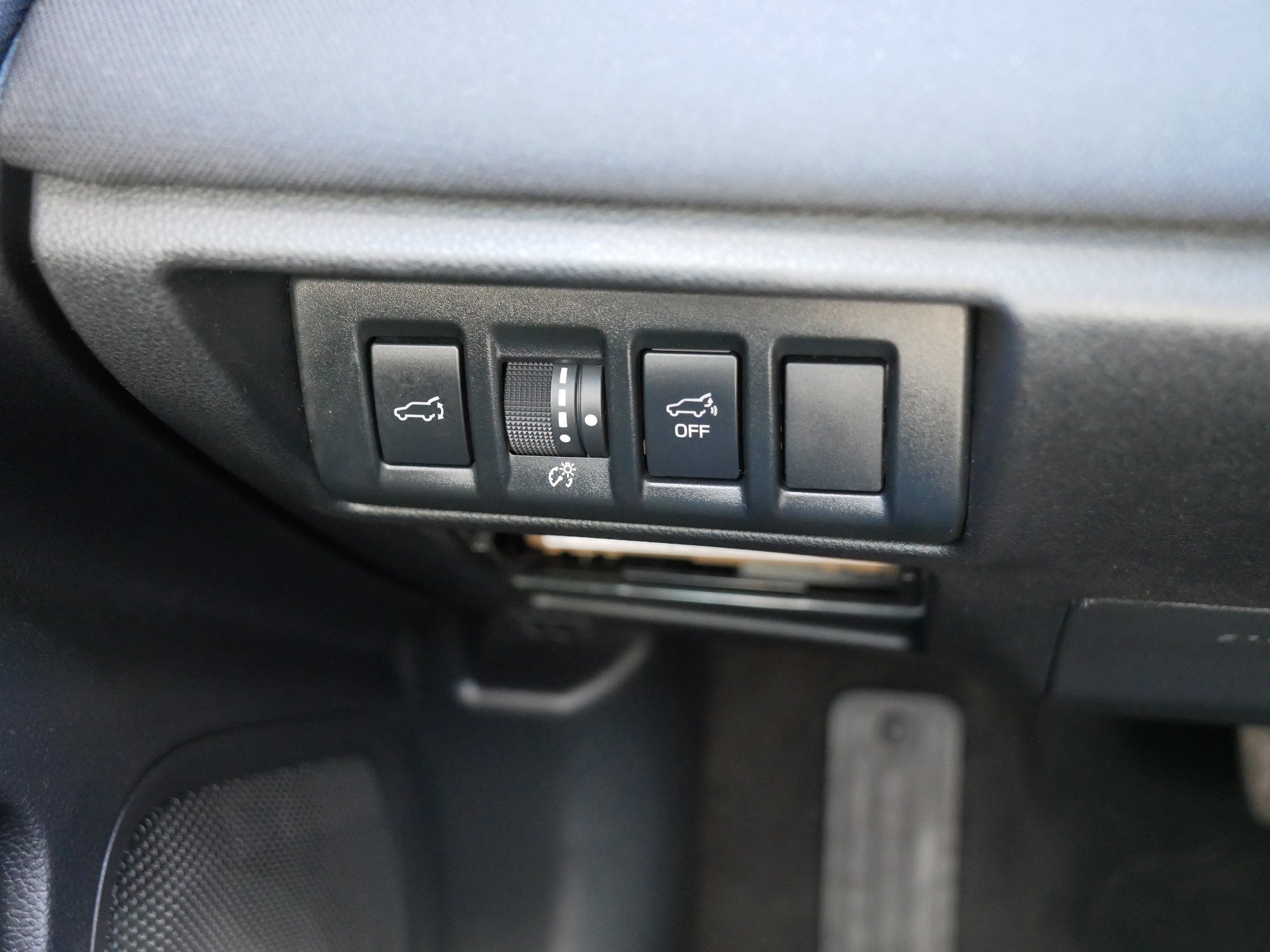 Used 2025 Autumn Green Metallic Subaru Premium image 26
