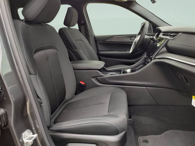New 2026 Baltic Gray Metallic Clear-Coat Exterior Paint Jeep Laredo image 31
