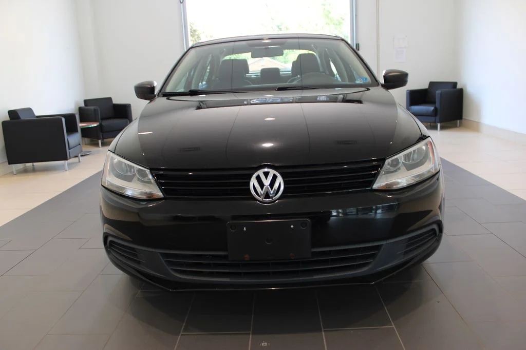 Used 2013 Black Uni Volkswagen 2.0L S image 14
