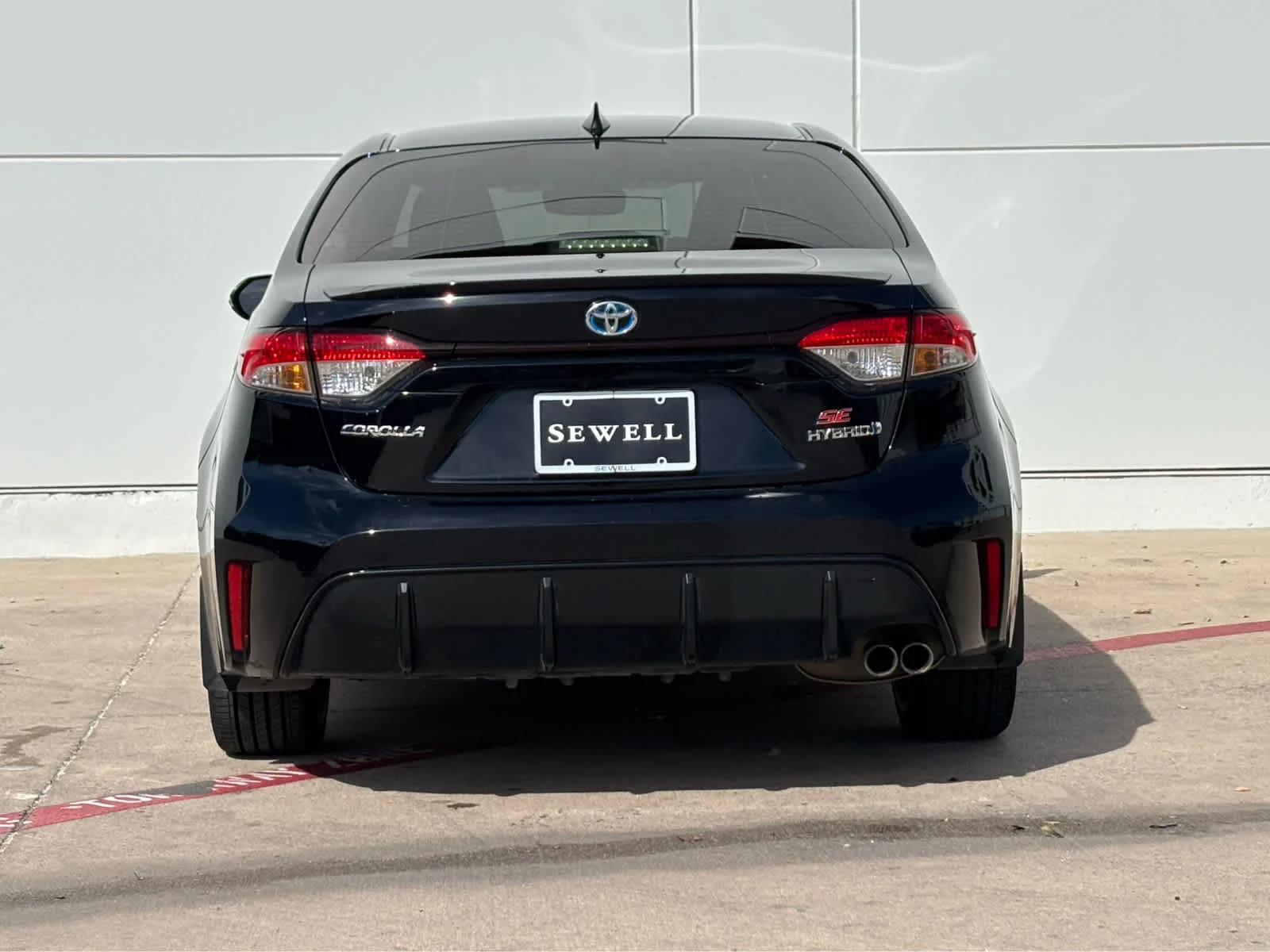 Used 2024  Toyota Hybrid LE image 5