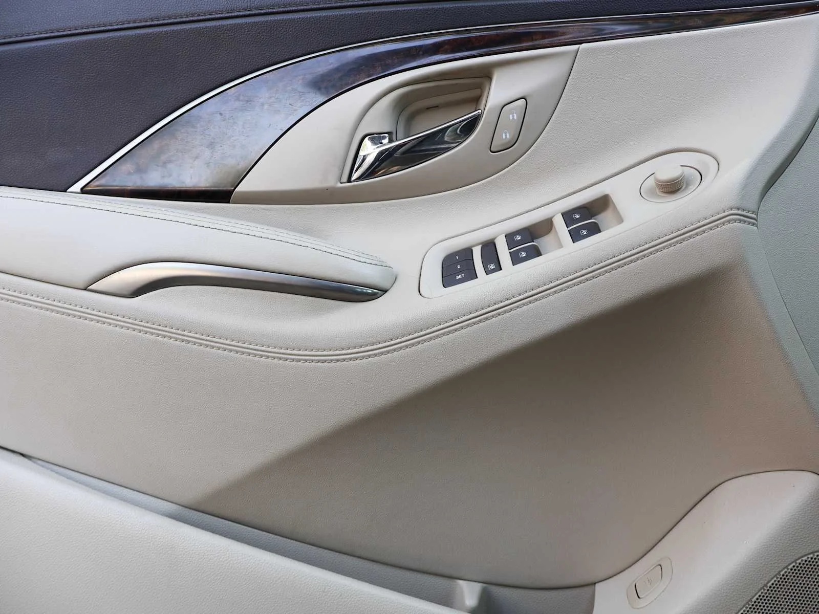Used 2016 Quicksilver Metallic Buick Leather image 15