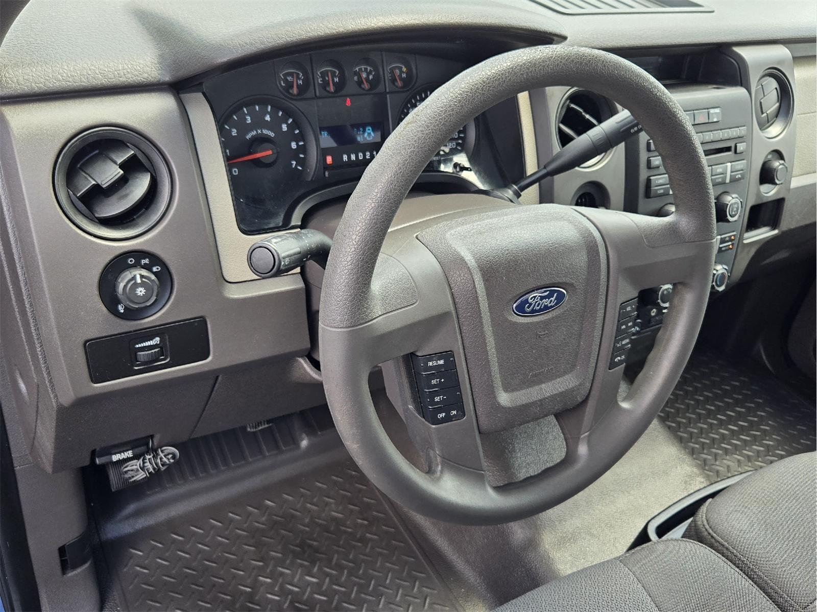Used 2009  Ford XLT image 24