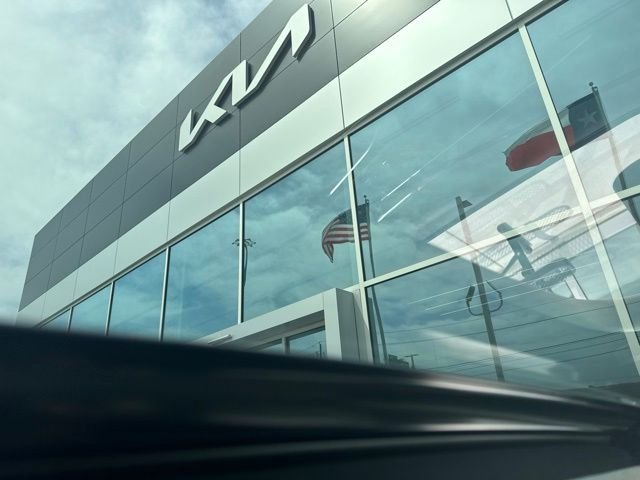Used 2022 Black Kia S image 20