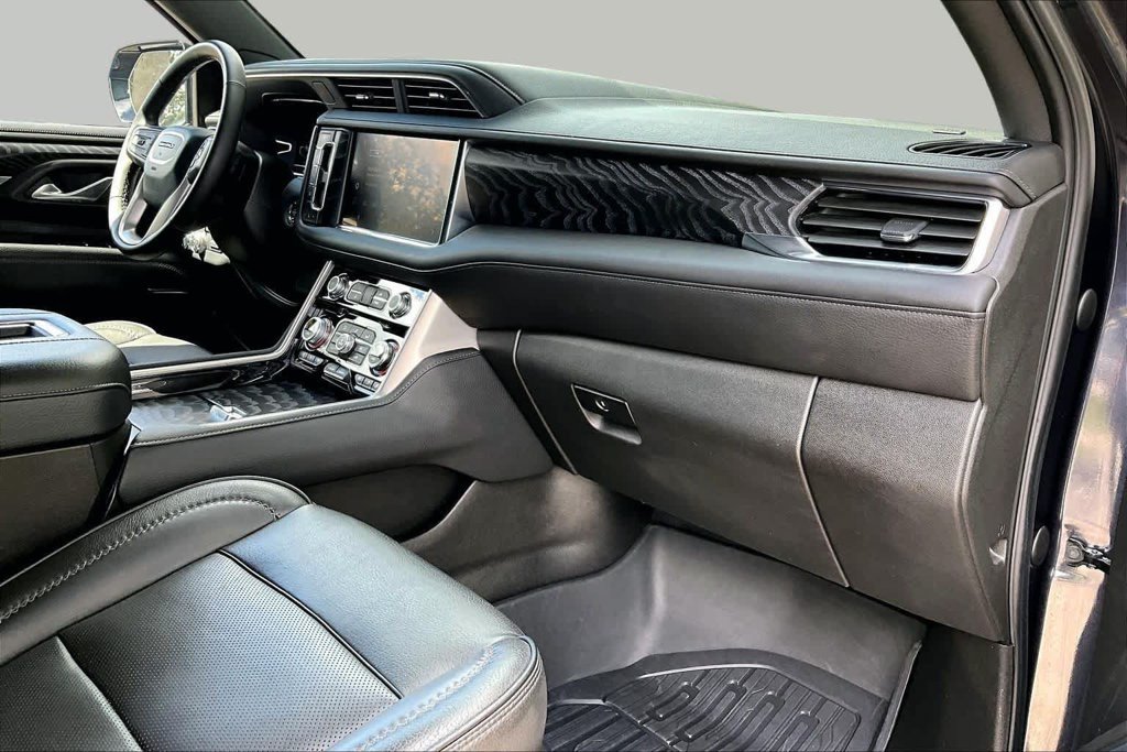 Used 2023 Silver GMC Denali image 19