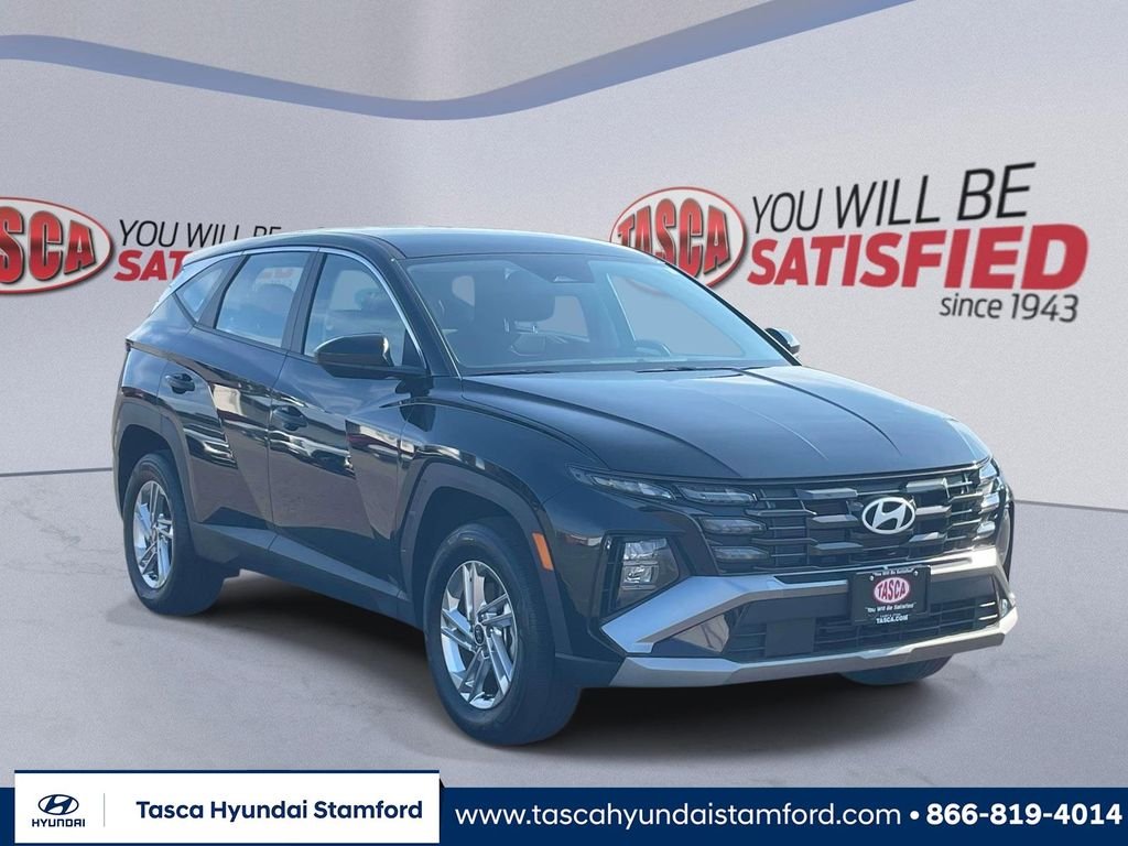 Used 2025 Black Hyundai SE image 1