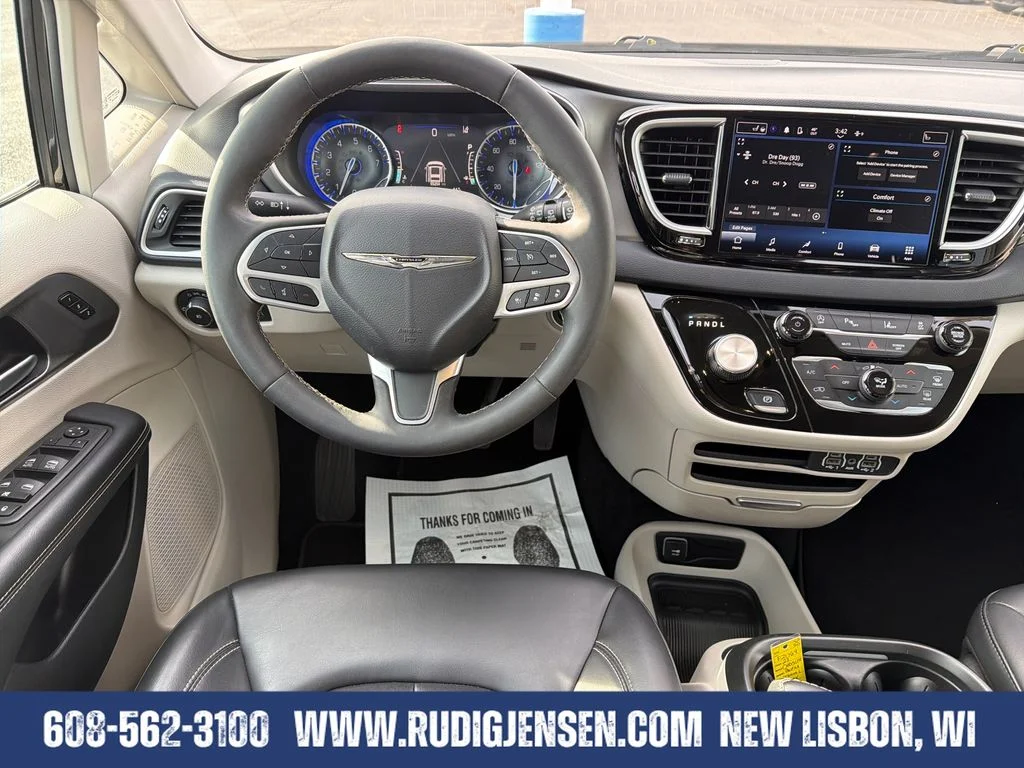 Used 2023 Brilliant Black Crystal Pearlcoat Chrysler Touring L image 13
