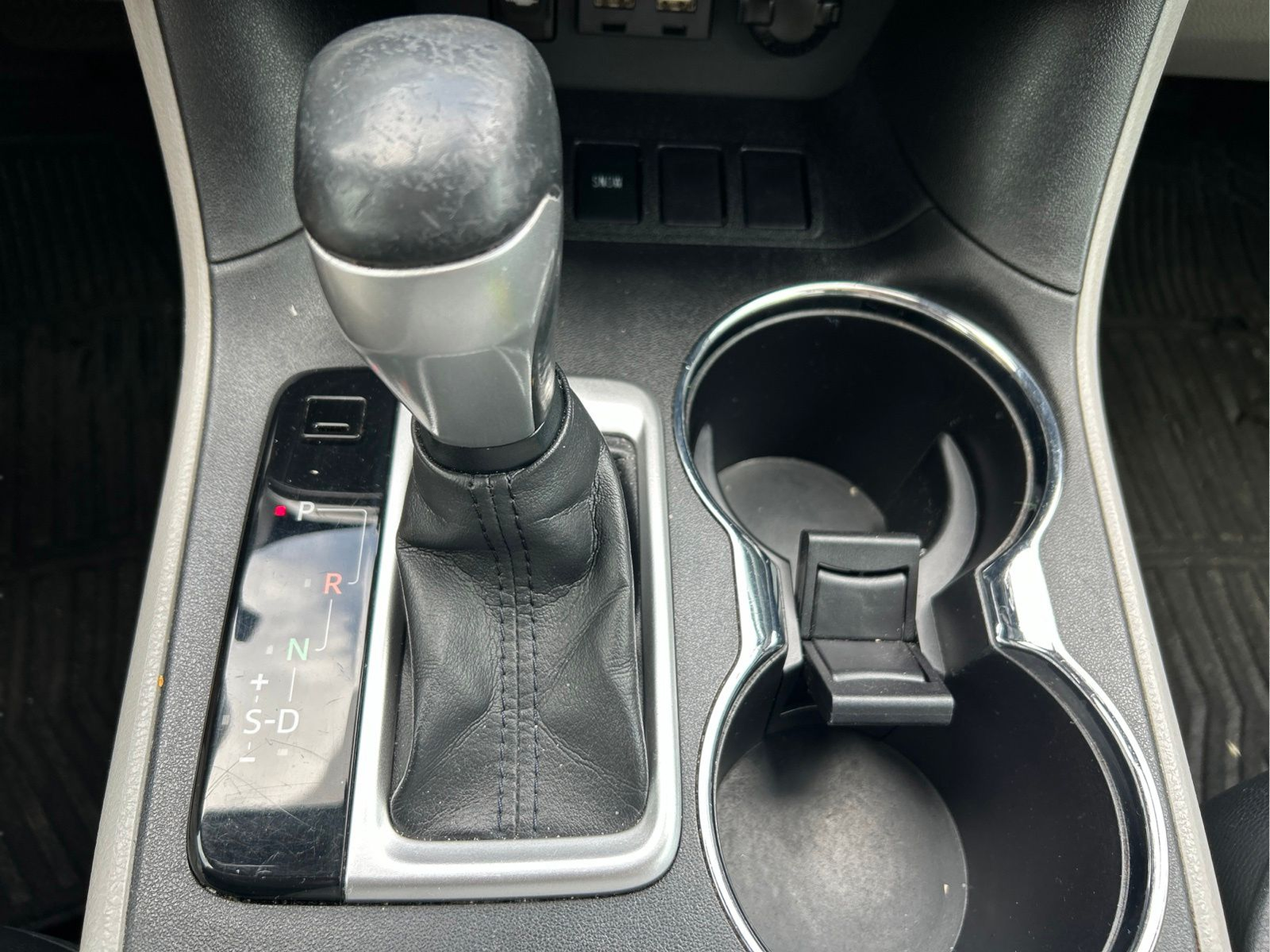 Used 2019 Gray Toyota LE Plus image 17
