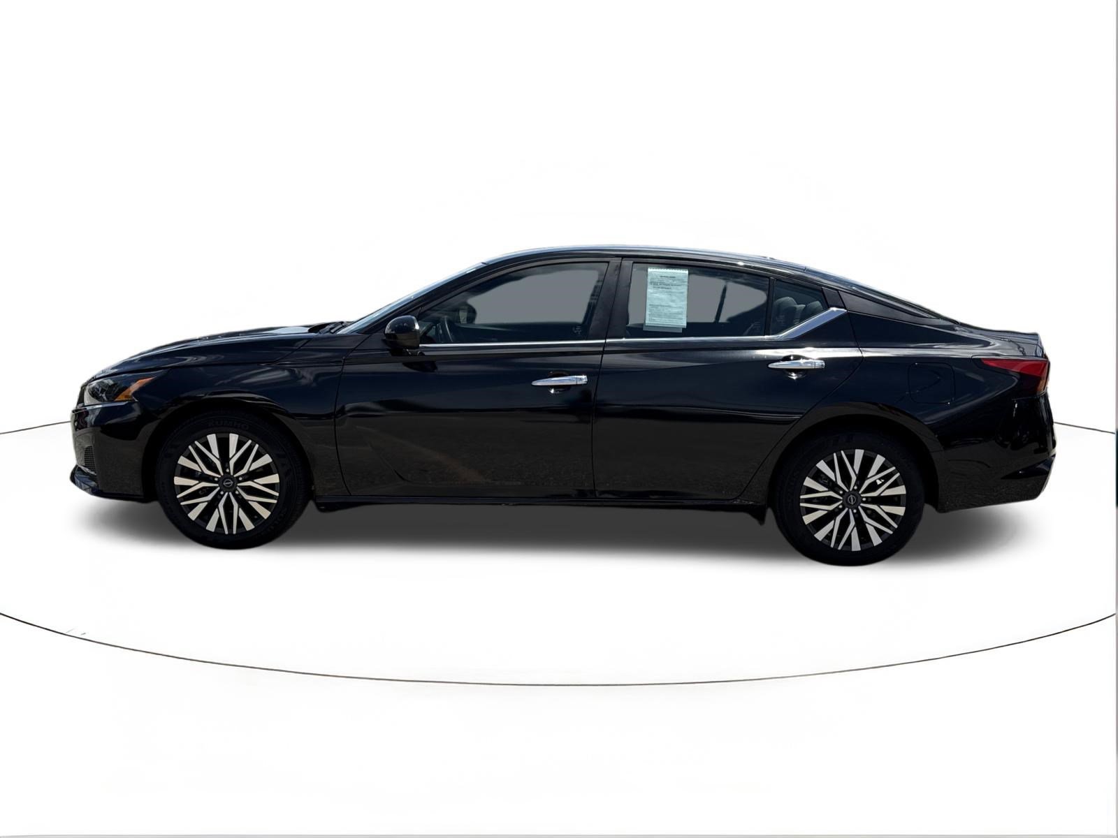 2025 Nissan Altima SV - Photo 6