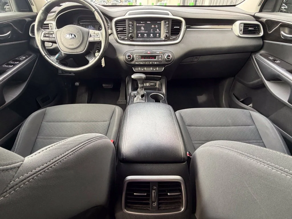 Used 2019 Silver Kia S image 5