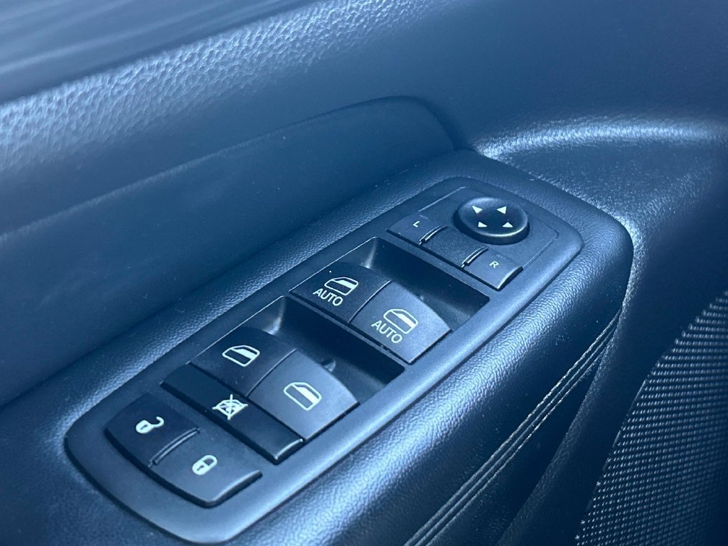 Used 2021 Black Jeep Laredo E image 32