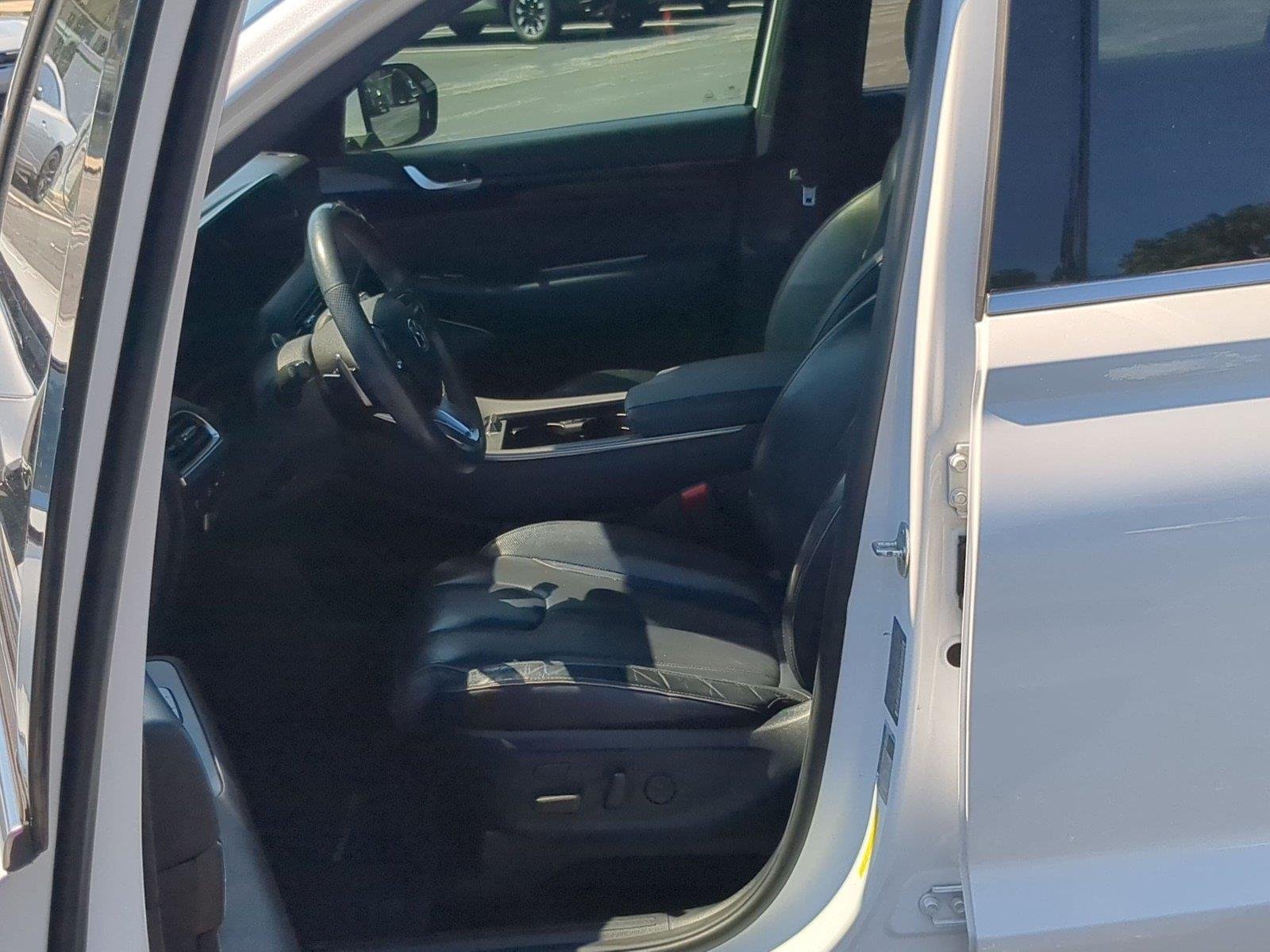 Used 2020 Hyper White Hyundai Limited image 12