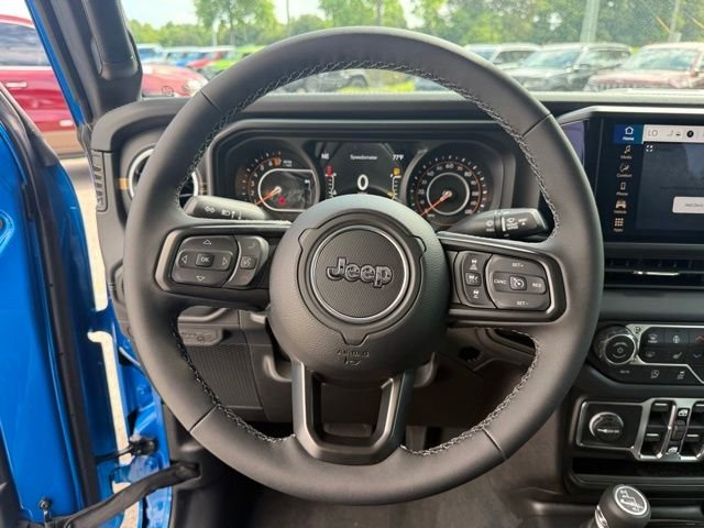 New 2026 Hydro Blue Pearl-Coat Exterior Paint Jeep Sahara image 15