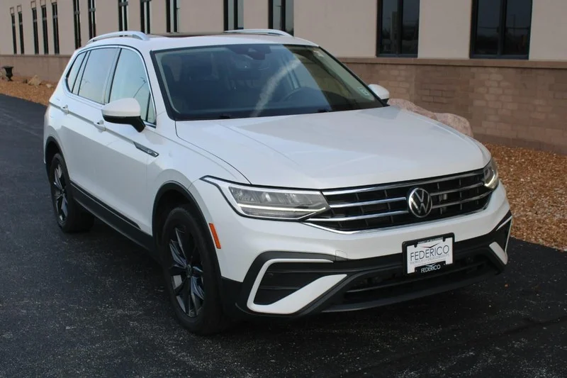 Used 2023 Volkswagen Tiguan SE with VIN 3VVNB7AX9PM060324 for sale in Wood River, IL